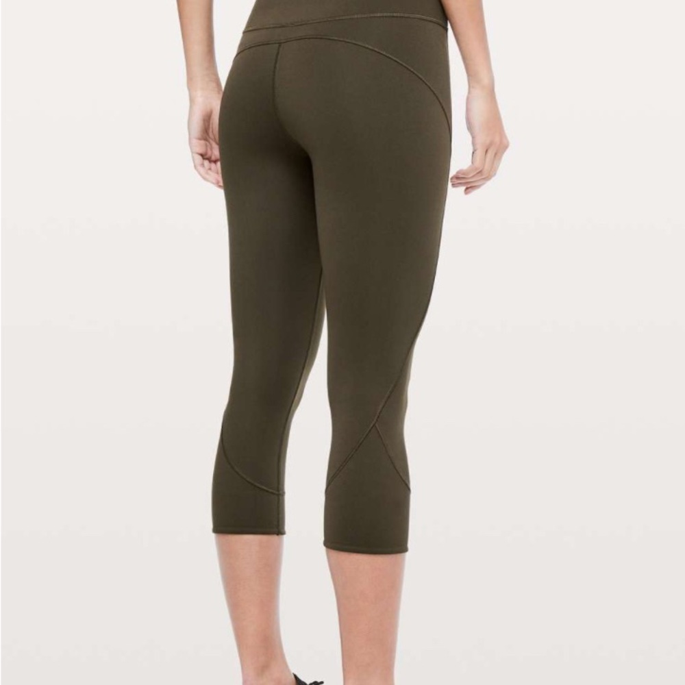 Lululemon In Movement Crop *Everlux 19"
Dark Olive